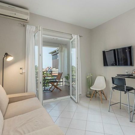 Apartment Green With Balcony Nova Vas  Εξωτερικό φωτογραφία