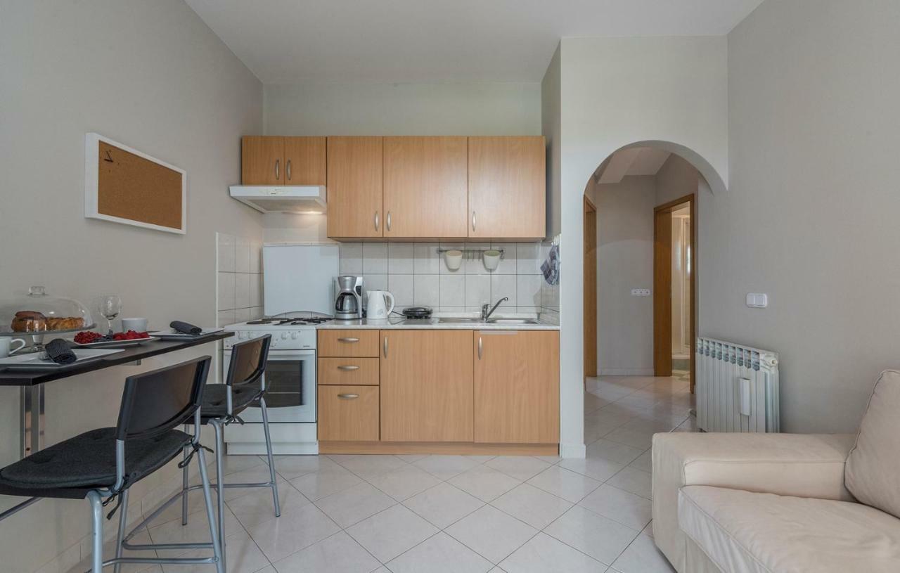 Apartment Green With Balcony Nova Vas  Εξωτερικό φωτογραφία