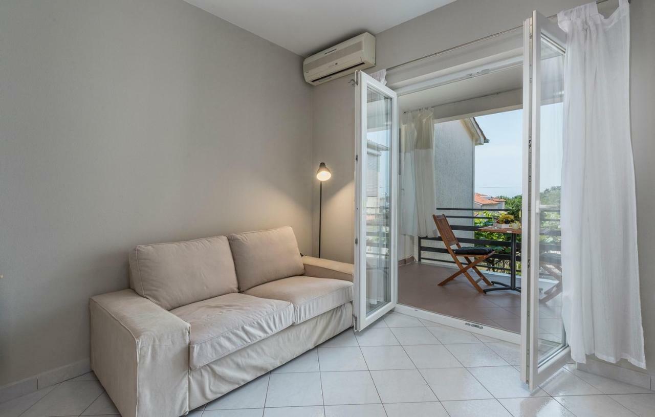 Apartment Green With Balcony Nova Vas  Εξωτερικό φωτογραφία