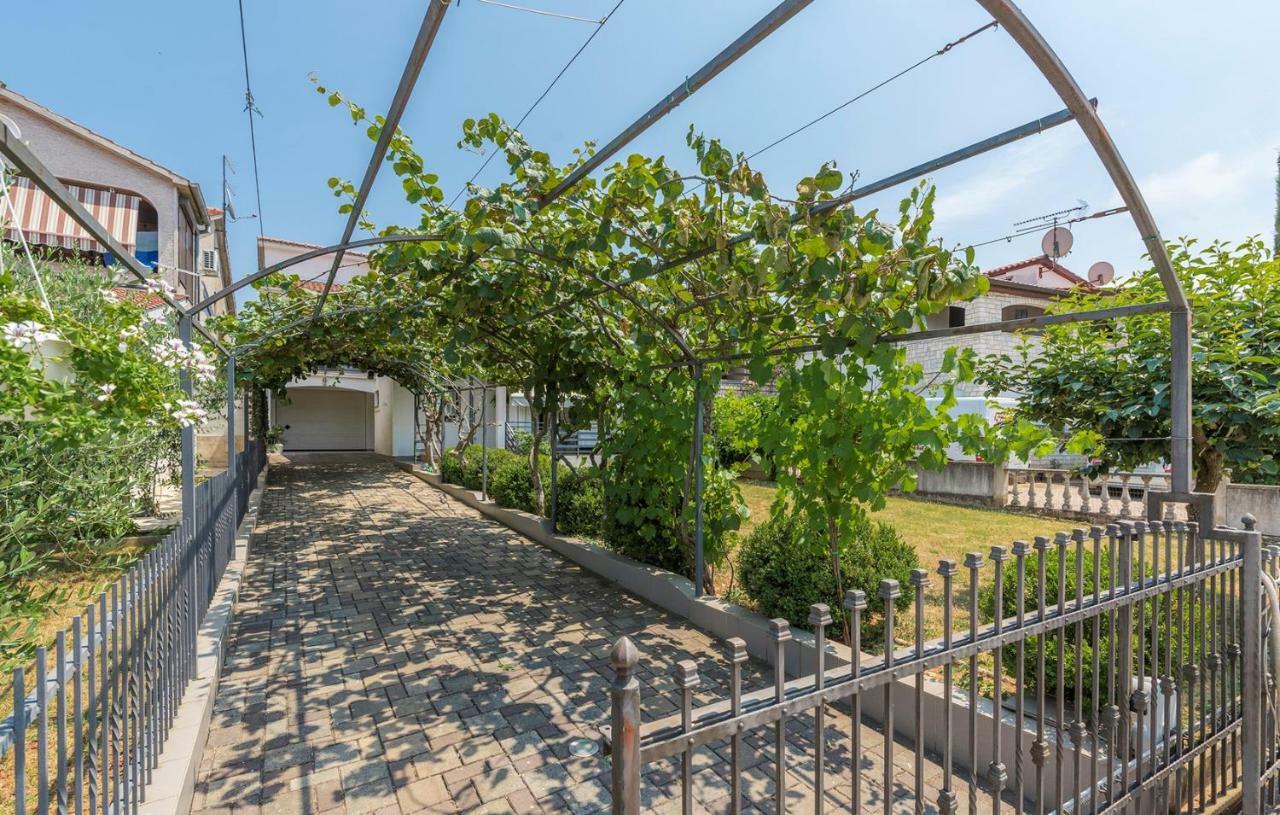 Apartment Green With Balcony Nova Vas  Εξωτερικό φωτογραφία